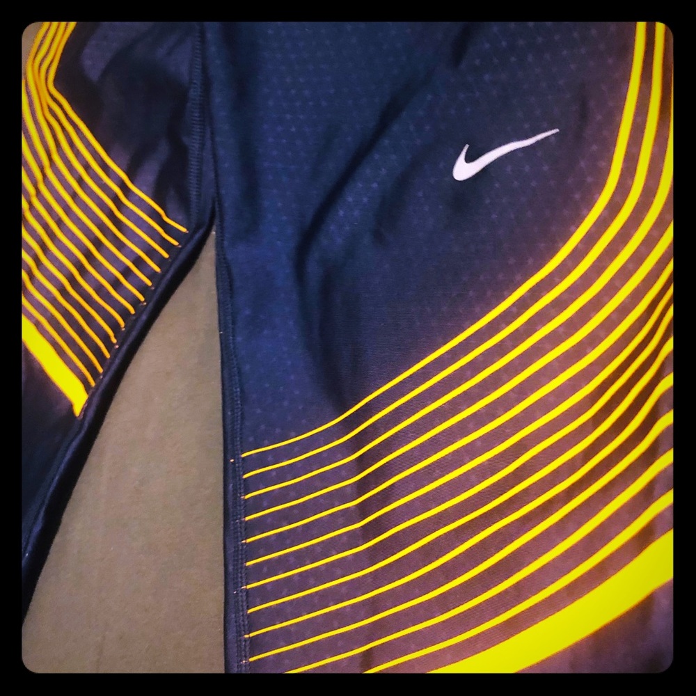 Nike dry-fit workout leggings